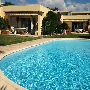 https://villa-c3-arthur-rimbaub-chambre-dhote-piscine-proche-mer.fr-provencehotel.com